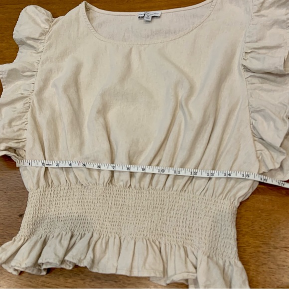 Cupcakes and Cashmere beige linen blend flutter sleeve top with smocked waist - Picture 5 of 7